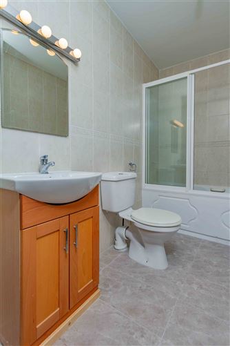 8b Walkinstown Green, Walkinstown, Dublin 12