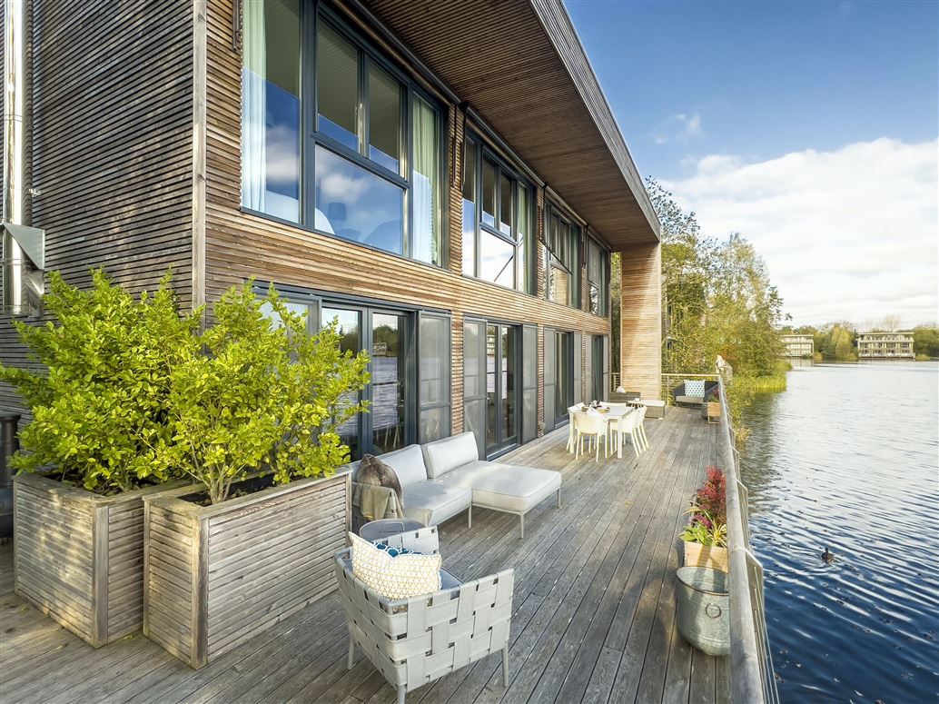 The Lake Escape,Cotswold District,Gloucestershire,United Kingdom