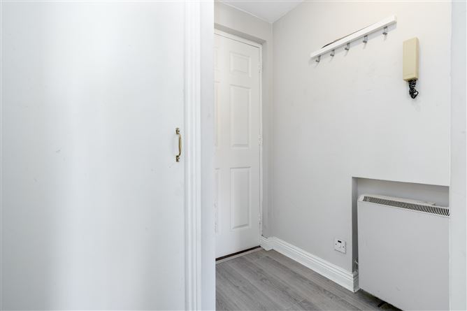 166 Custom Hall, Gardiner Street, Dublin 1