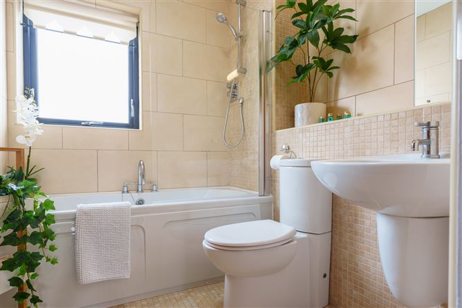 49 Abhainn Na Ri, Oranmore, Galway