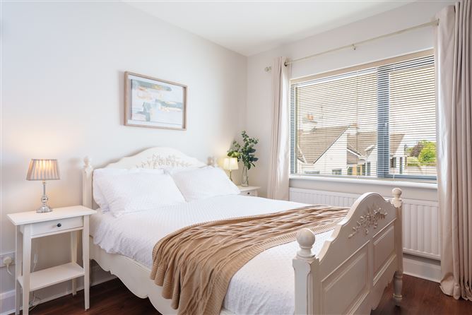 49 Abhainn Na Ri, Oranmore, Galway