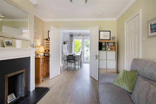 24 Glencairn Grove, The Gallops, Leopardstown, Dublin 18