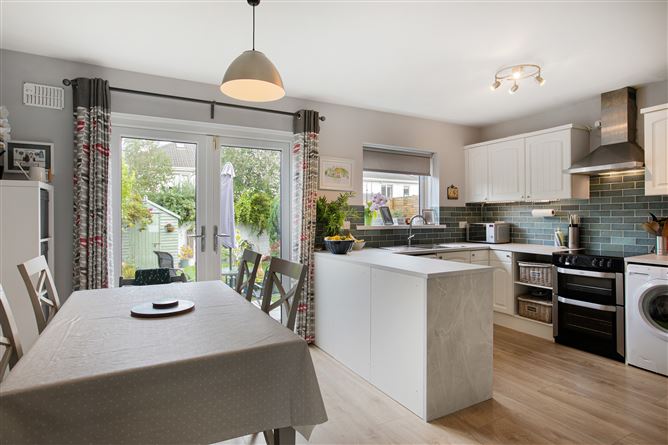 24 Glencairn Grove, The Gallops, Leopardstown, Dublin 18