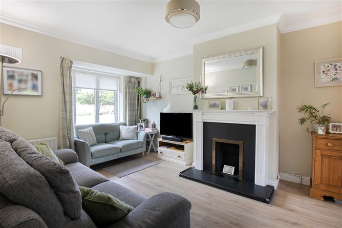 24 Glencairn Grove, The Gallops, Leopardstown, Dublin 18