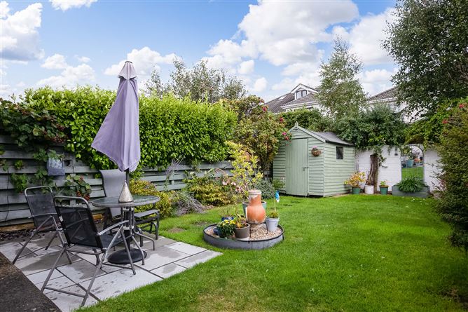 24 Glencairn Grove, The Gallops, Leopardstown, Dublin 18