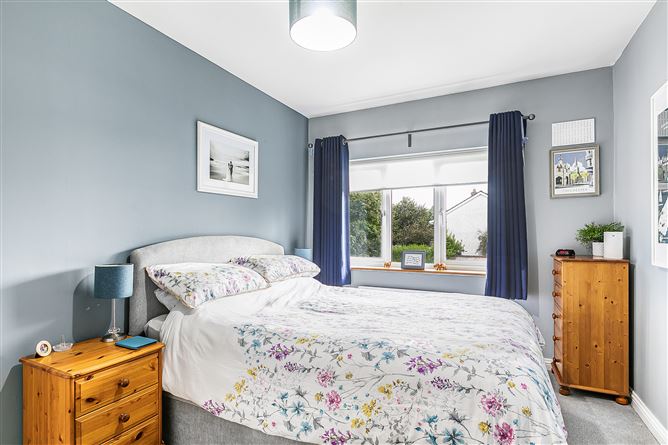 24 Glencairn Grove, The Gallops, Leopardstown, Dublin 18