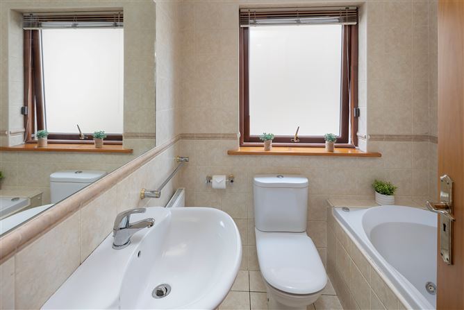 30 The Crescent, Castlerock, Midleton, Cork