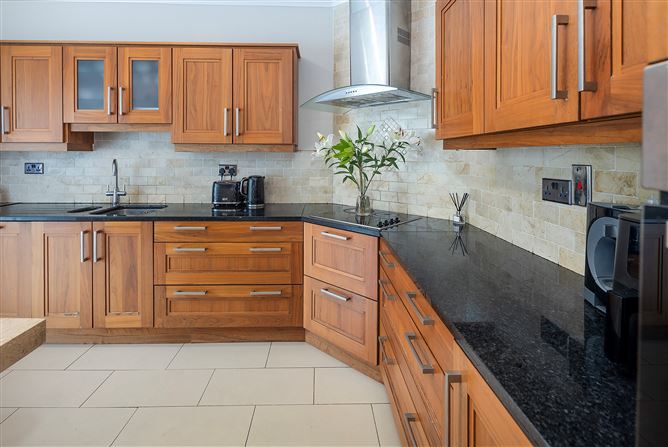30 The Crescent, Castlerock, Midleton, Cork