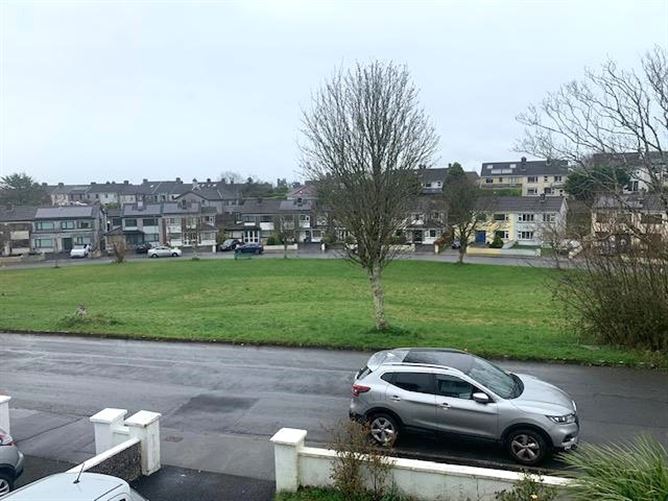 12 Beechmount Road, Highfield Park, Shantalla, Galway City