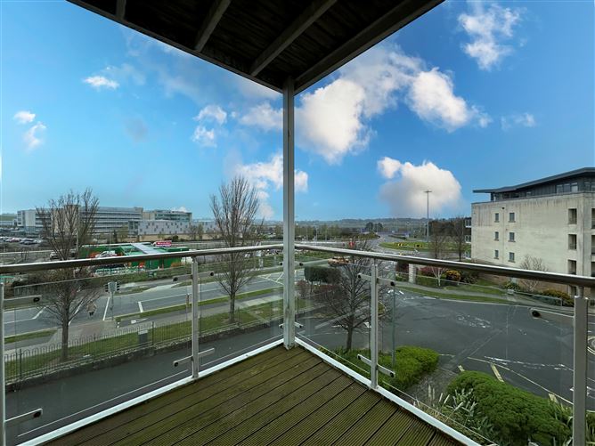 17 The Crescent, Carrickmines, Dublin 18