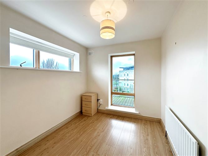 17 The Crescent, Carrickmines, Dublin 18