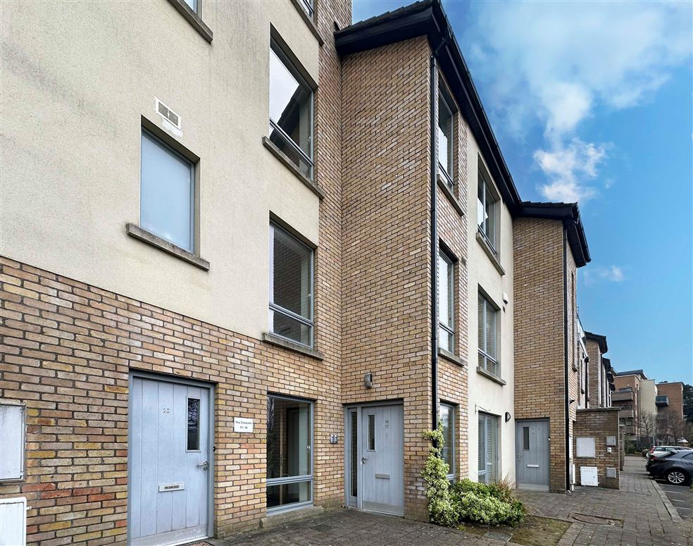 17 The Crescent, Carrickmines, Dublin 18