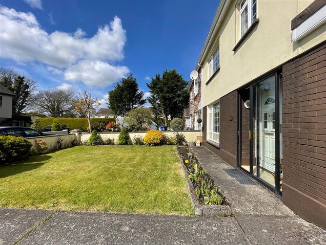 10 Lake View, Loughglynn, Castlerea, REA Seamus Carthy