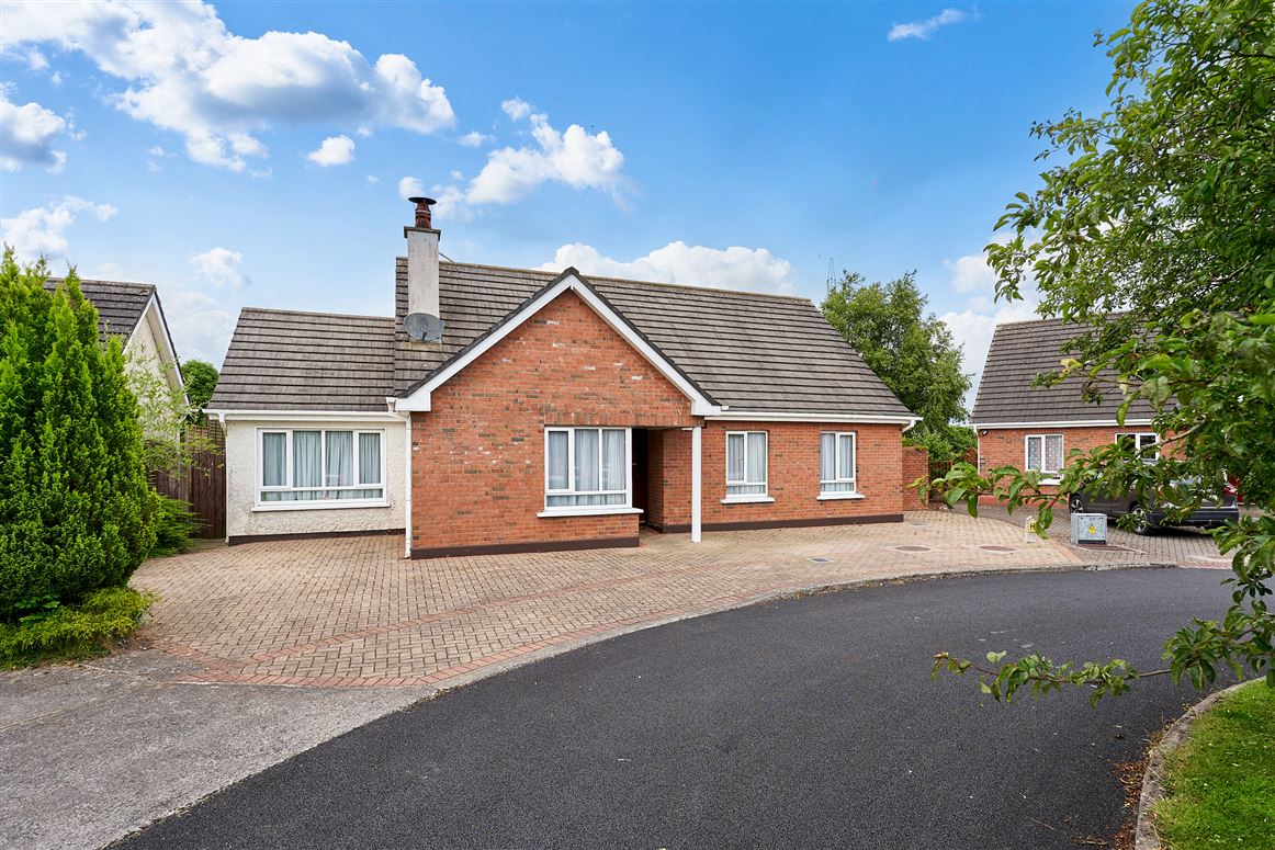 9 New Inn, Enfield, Meath