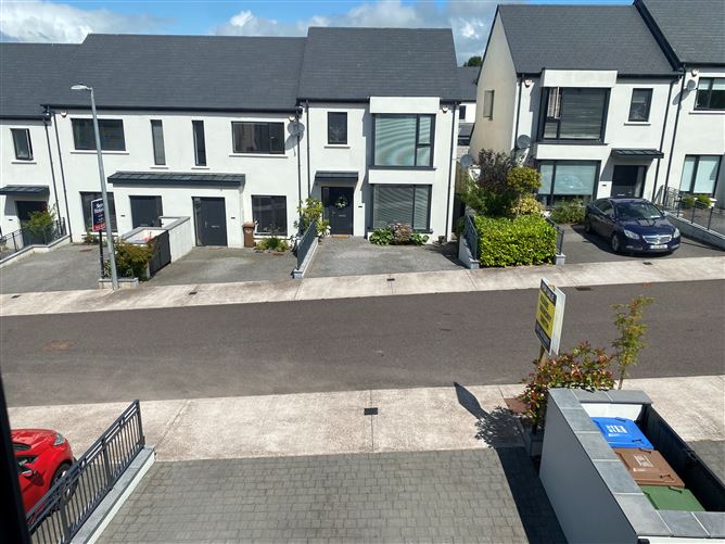 https://photos-a.propertyimages.ie/media/4/3/8/4945834/7551f9c2-9060-4fd0-a5fc-c65d0e801b3d_l.jpeg