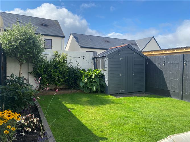 https://photos-a.propertyimages.ie/media/4/3/8/4945834/7551f9c2-9060-4fd0-a5fc-c65d0e801b3d_l.jpeg