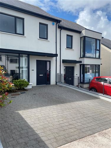 https://photos-a.propertyimages.ie/media/4/3/8/4945834/7551f9c2-9060-4fd0-a5fc-c65d0e801b3d_l.jpeg