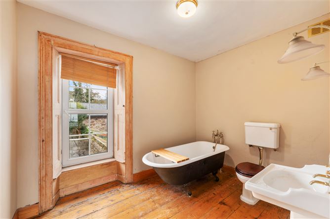 Ivy House, Main Street, Whitegate, Co. Cork