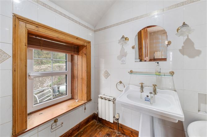 Ivy House, Main Street, Whitegate, Co. Cork