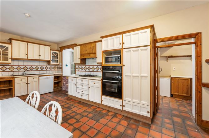 Ivy House, Main Street, Whitegate, Co. Cork