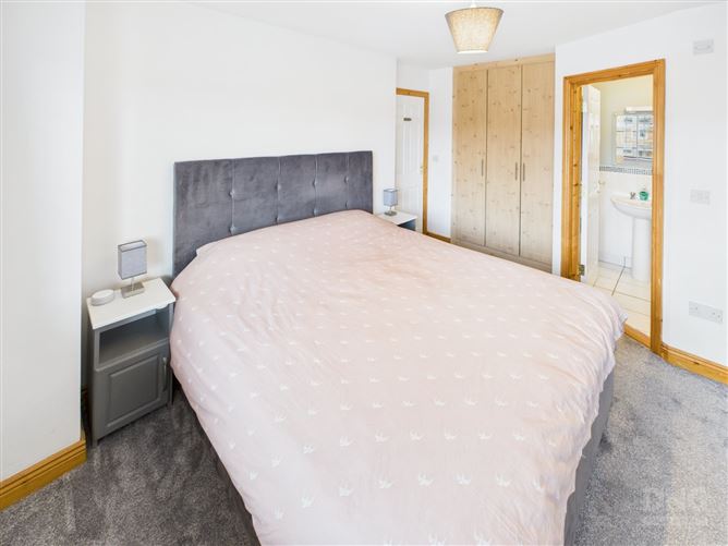 19 Oakfield, Tullamore, Co. Offaly