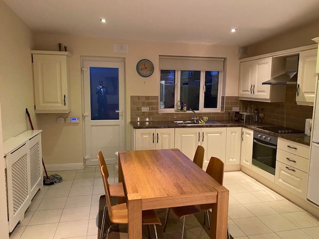 27 Glenaan Road, Whitehall,   Dublin 9, D09 KD77