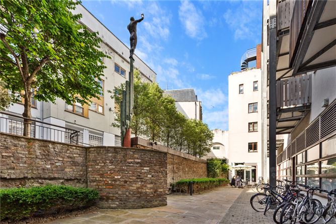 7 Scarlet Row, Essex Street West, Temple Bar, Dublin 8