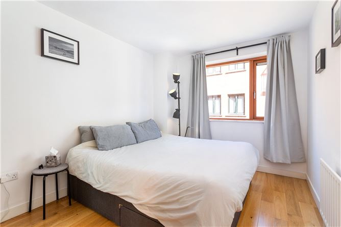 7 Scarlet Row, Essex Street West, Temple Bar, Dublin 8
