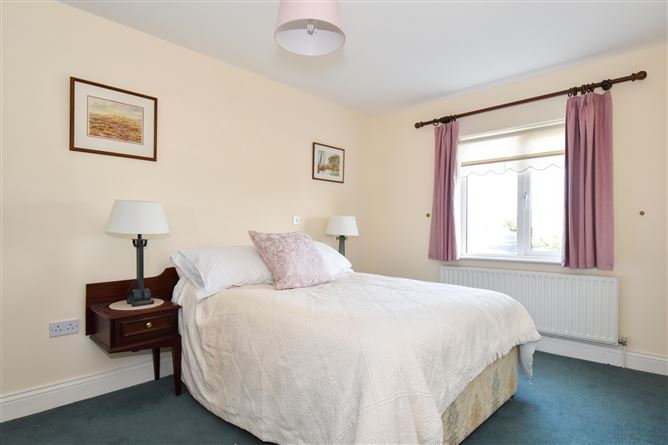 19 Manor Close, Kingston, Galway