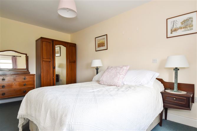 19 Manor Close, Kingston, Galway
