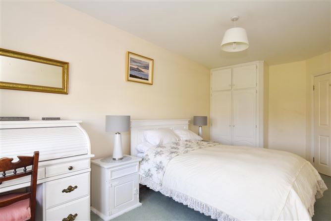 19 Manor Close, Kingston, Galway