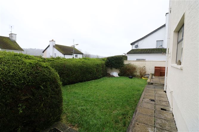 19 Dunbane, Carrick-on-Suir, Tipperary
