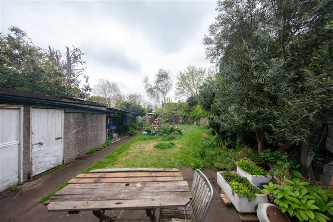 15 Woodlands Drive, Stillorgan, Dublin
