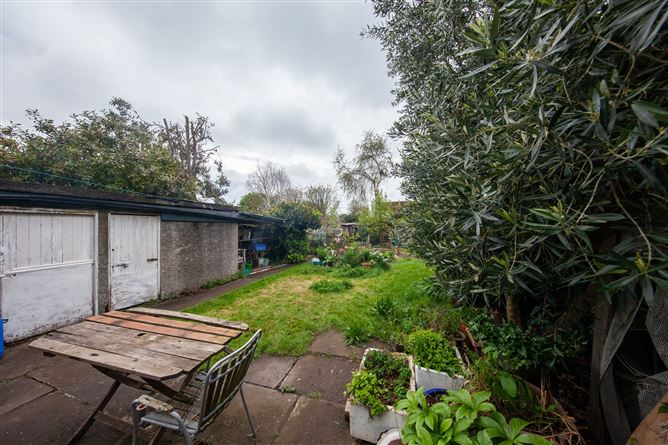 15 Woodlands Drive, Stillorgan, Dublin