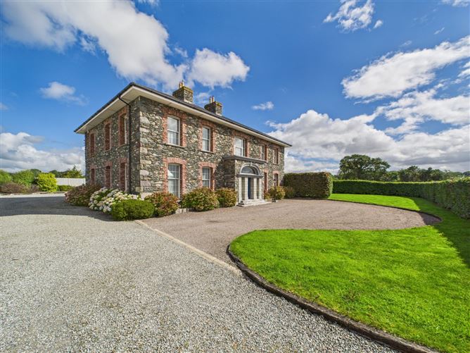 Cloverfield House, Muckross Rd, Killarney, Co. Kerry