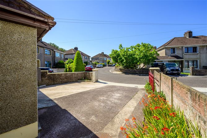 Photo 31 of 43 — Moynoe, 35 Slieve Mish Park, Kinsale Road, Cork City, Co. Cork