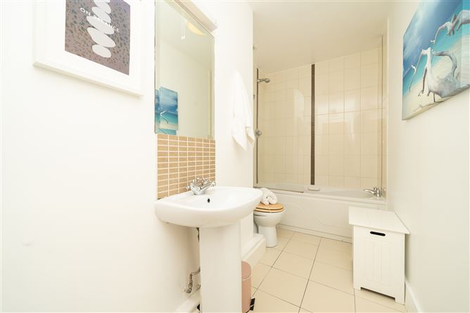 6 Camac View, Kilmainham Lane, Dublin 8
