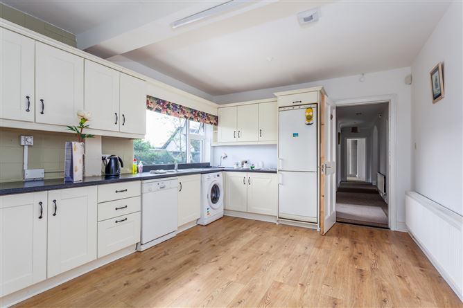 "Woodside", Melitta Road, Kildare Town, Kildare