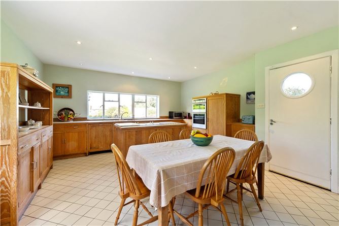 Streamwood, Avoca Avenue, Blackrock, Co. Dublin