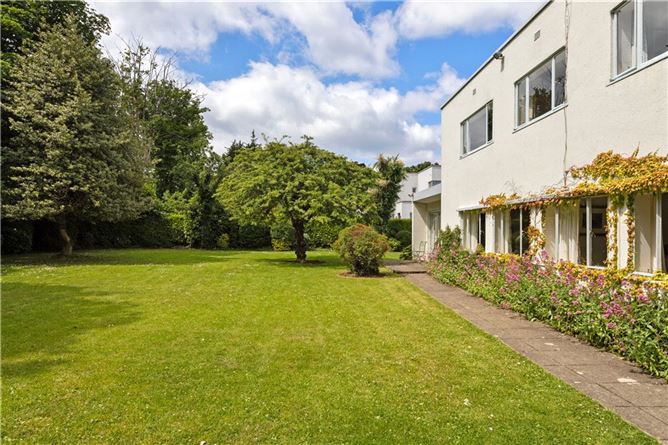 Streamwood, Avoca Avenue, Blackrock, Co. Dublin