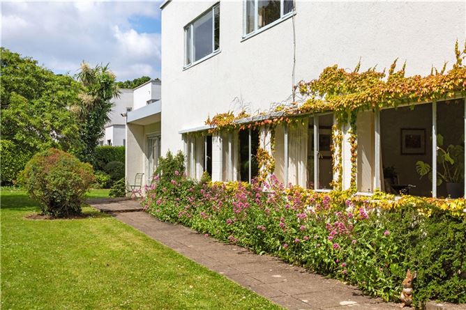 Streamwood, Avoca Avenue, Blackrock, Co. Dublin