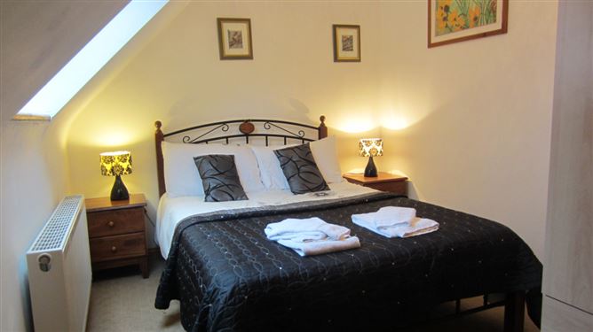 Kinvara Hot Tub Cottage 5 bedr,