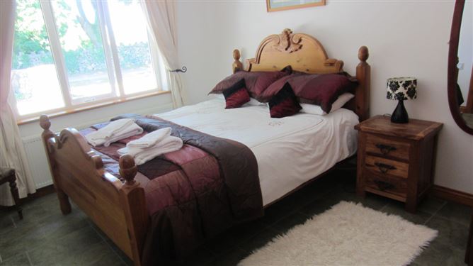 Kinvara Hot Tub Cottage 5 bedr,
