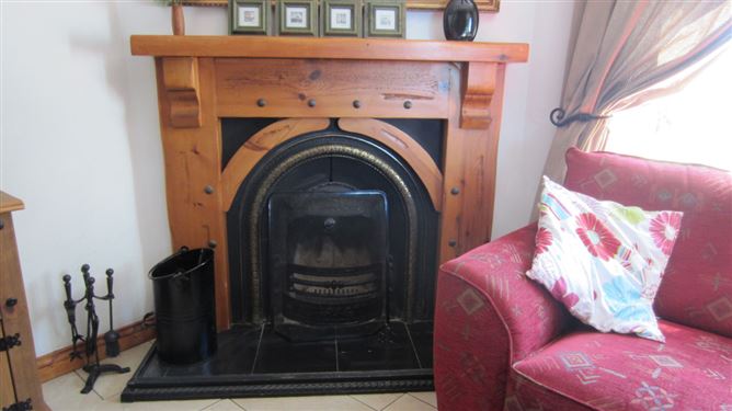 Kinvara Hot Tub Cottage 5 bedr,