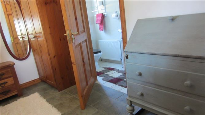 Kinvara Hot Tub Cottage 5 bedr,