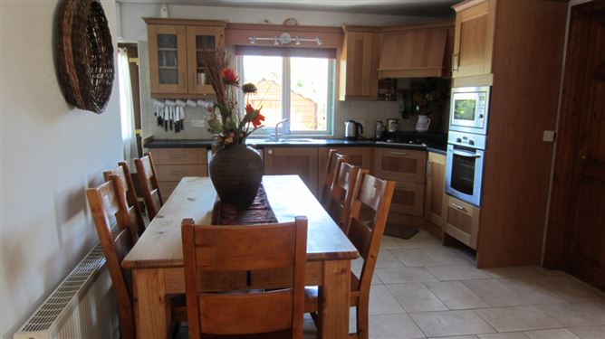 Kinvara Hot Tub Cottage 5 bedr,