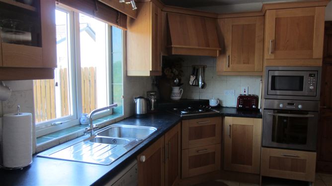 Kinvara Hot Tub Cottage 5 bedr,