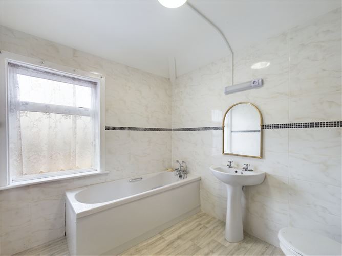 14 Saint Enda Terrace, Bohernanave, Thurles, Co. Tipperary