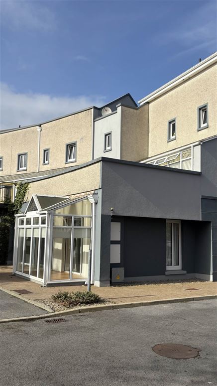 2 Crescent Green, The Crescent, Galway, County Galway