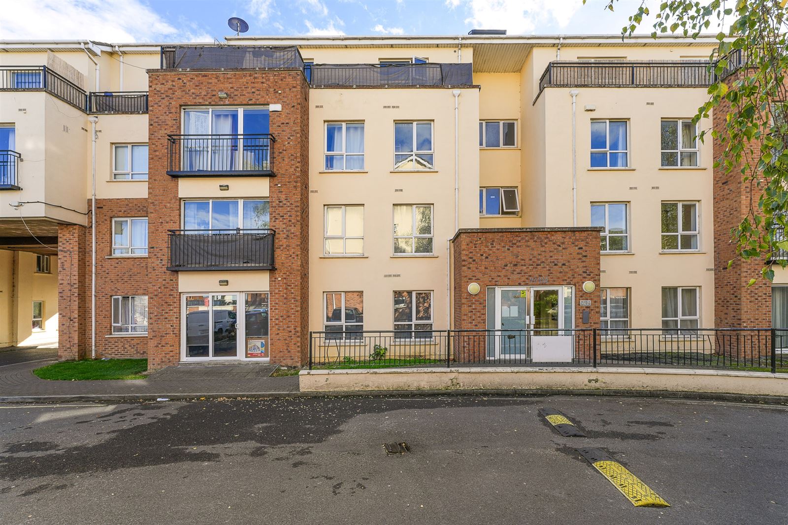 Photo 1 of 15 — 34 Thornfield Square, Clondalkin, Dublin 22